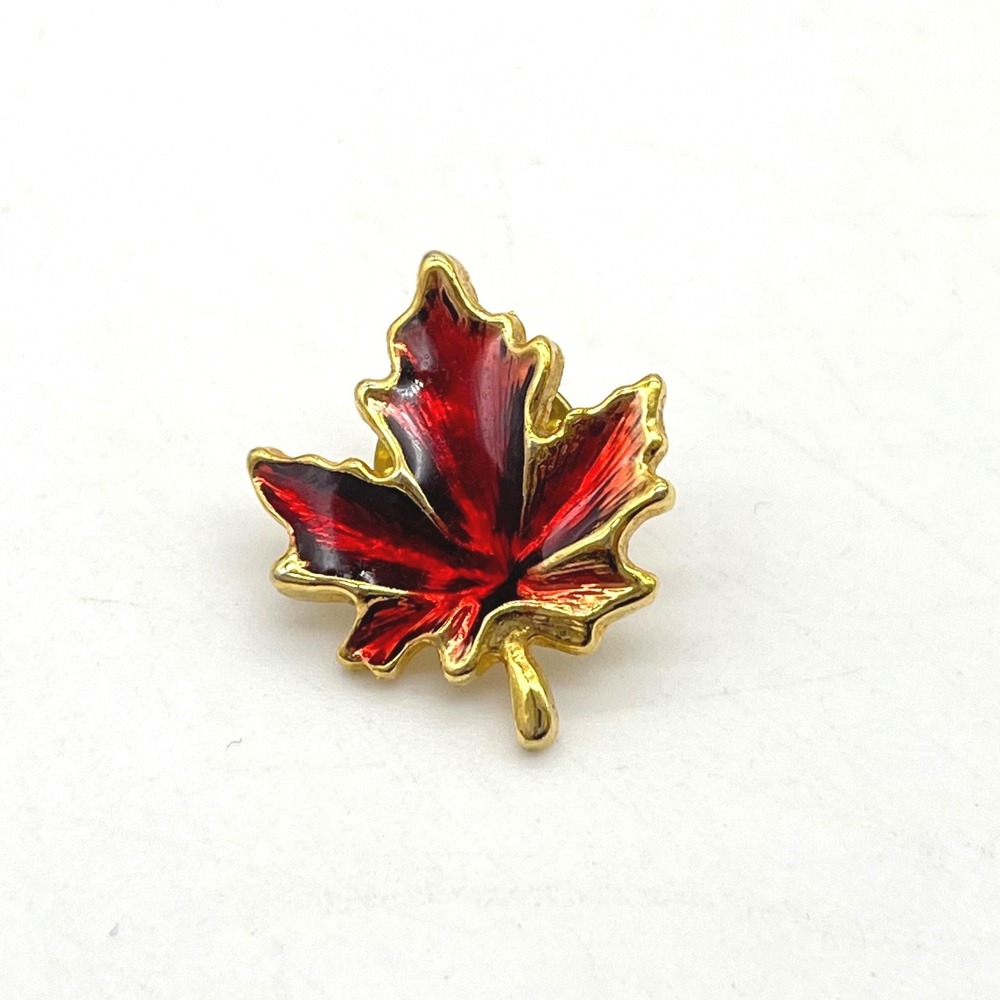 Red Enamel Maple Leaf Lapel Pin Gold Tone Canadian Souvenir Hat Pin 1 Inch